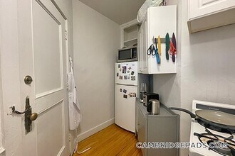 21 Chauncy St, Unit 26 in Cambridge, MA - Foto de edificio - Building Photo