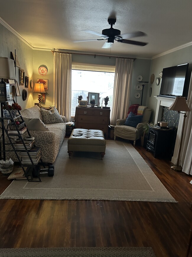 411 N 8th Ave, Unit Victorian charmer in Upland, CA - Building Photo - Building Photo