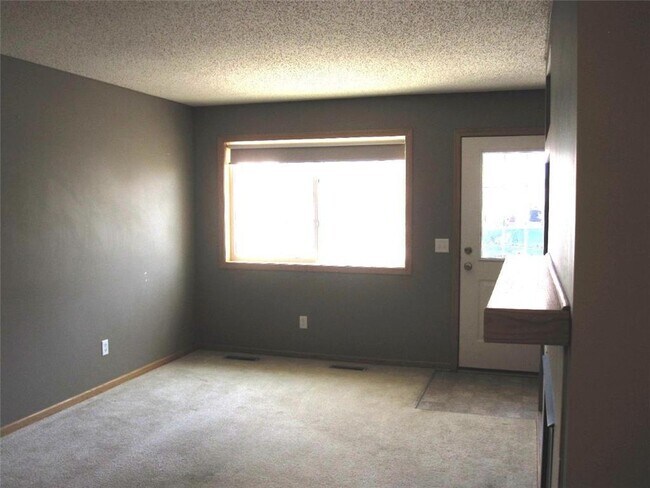 3553 Sterling Heights Dr in River Falls, WI - Building Photo - Building Photo