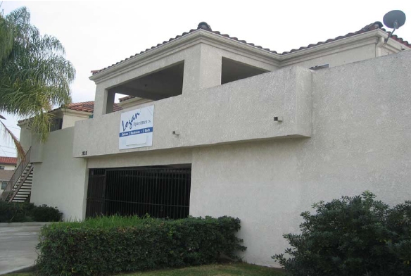 Valencia Terrace Apartments in Fullerton, CA - Foto de edificio - Building Photo