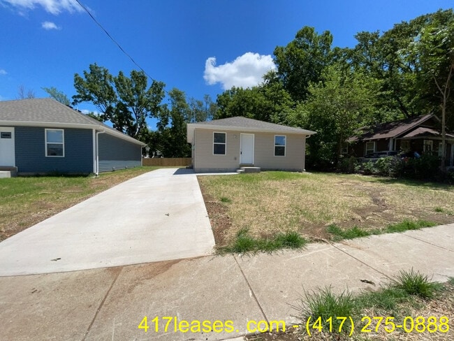 property at 2320 N Taylor Ave