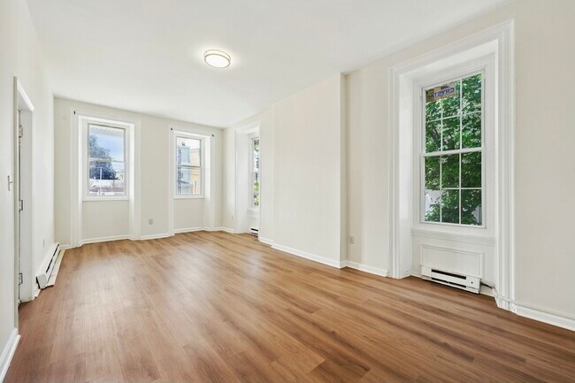 109 W Queen Ln-Unit -111 - 1F in Philadelphia, PA - Foto de edificio - Building Photo