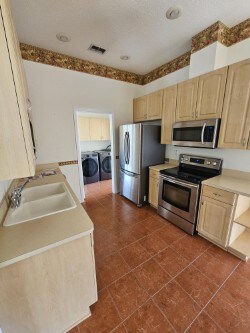 2243 Tottenham Dr in New Port Richey, FL - Building Photo - Building Photo