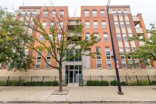 3550 W Montrose Ave in Chicago, IL - Building Photo