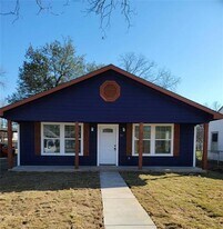 501 Poindexter Ave in Cleburne, TX - Building Photo
