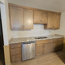 8611 W Summerdale Ave, Unit 1 in Chicago, IL - Foto de edificio - Building Photo