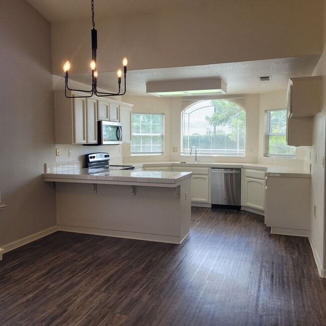 2266 Pinto Way in Turlock, CA - Building Photo - Building Photo