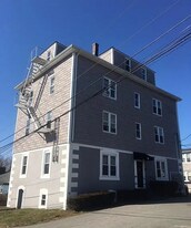 9 West St, Unit 4N in Bristol, RI - Building Photo