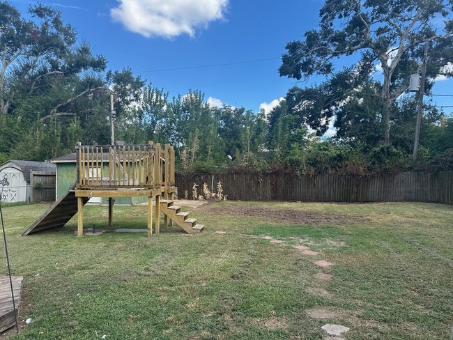 109 Pine St in Lake Jackson, TX - Building Photo - Building Photo