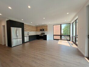 3710 N Kenmore Ave in Chicago, IL - Foto de edificio - Building Photo
