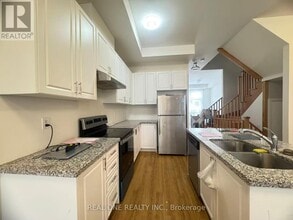 22 Andalusia Ln in Markham, ON - Building Photo - Building Photo