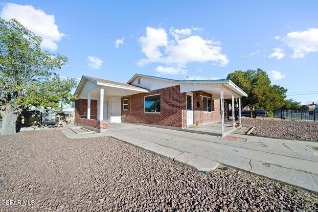 801 Burgess Dr in El Paso, TX - Building Photo - Building Photo