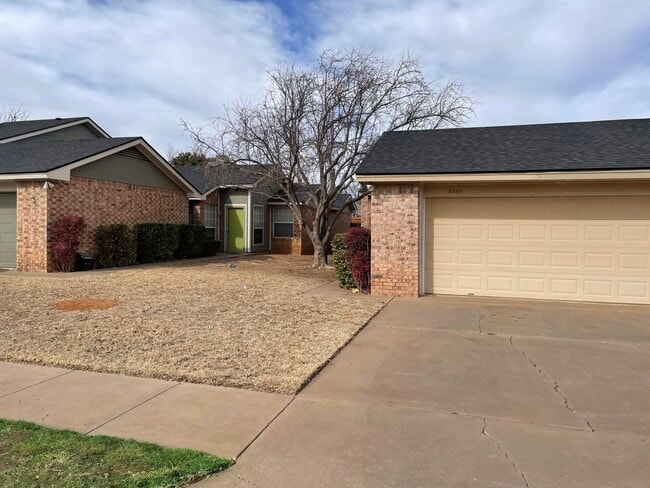 property at 5552 93rd St