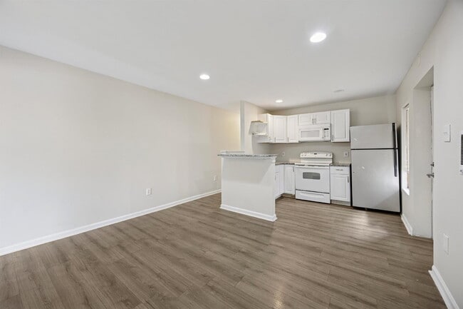 15 W 10th St in Marcus Hook, PA - Building Photo - Building Photo