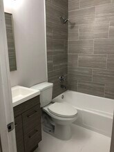 8962 SW 40th Terrace, Unit 8962 SW 40th Ter - Front Unit in Olympia Heights, FL - Building Photo - Building Photo