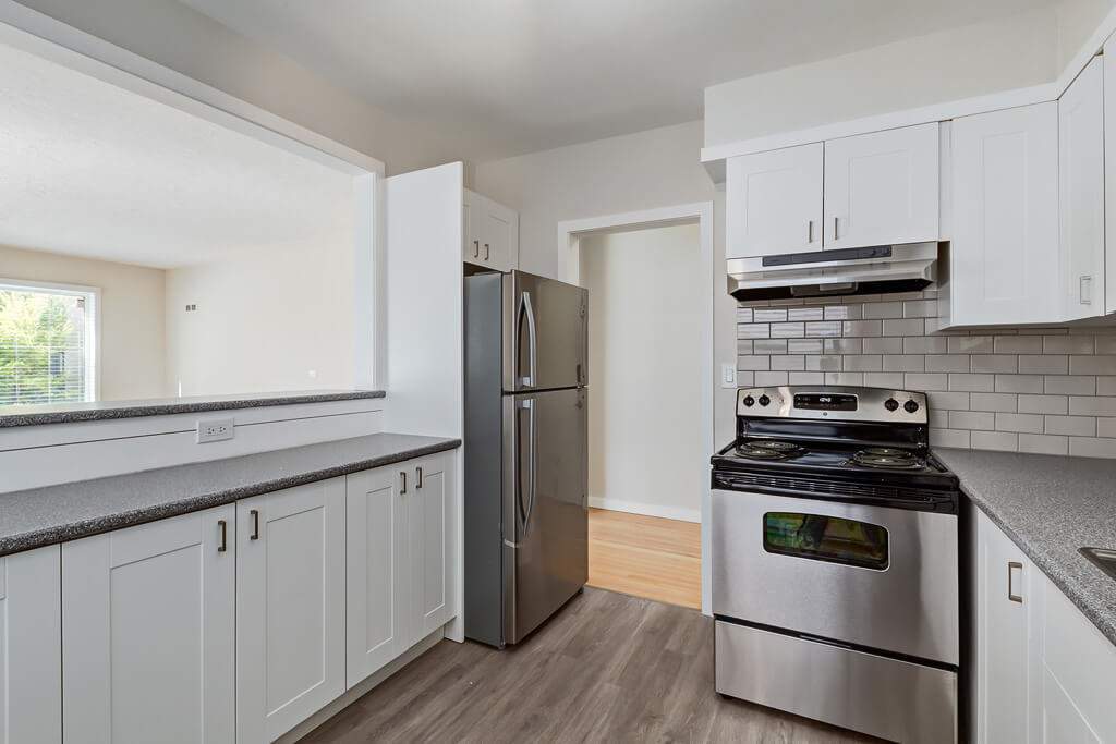 The Mount Royal in Calgary, AB - Building Photo