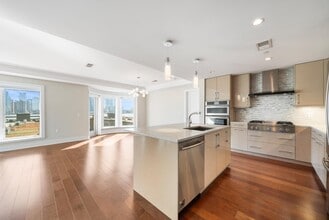 100 Eton Row in Weehawken, NJ - Building Photo - Building Photo