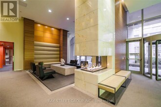 2191-2191 Yonge St in Toronto, ON - Building Photo - Building Photo