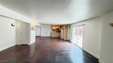1613 Carse Dr in Boulder City, NV - Foto de edificio - Building Photo