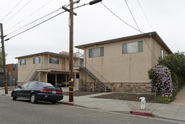 490 42nd St in Oakland, CA - Foto de edificio - Building Photo