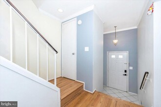 11 Lazy Hollow Way in Gaithersburg, MD - Building Photo - Building Photo