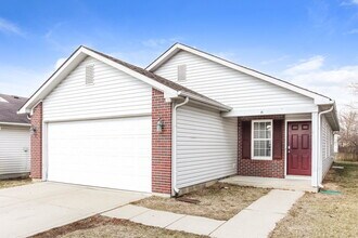 5202 Sandy Forge Dr, Unit 1 in Indianapolis, IN - Building Photo - Building Photo