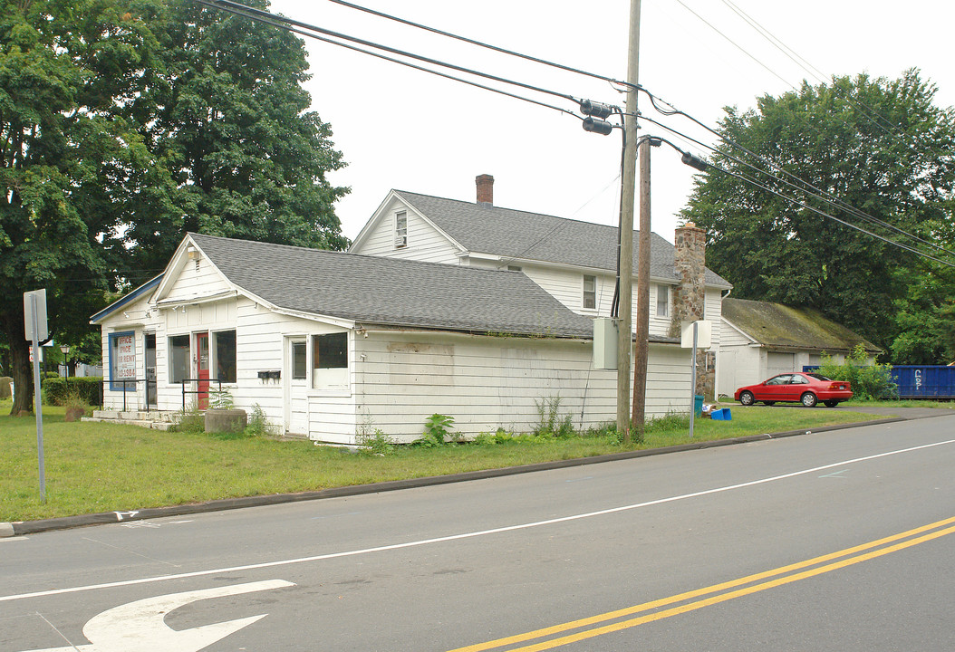 283 N Washington St in Plainville, CT - Building Photo