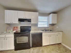 3821 Beechwood Blvd in Tampa, FL - Building Photo - Building Photo