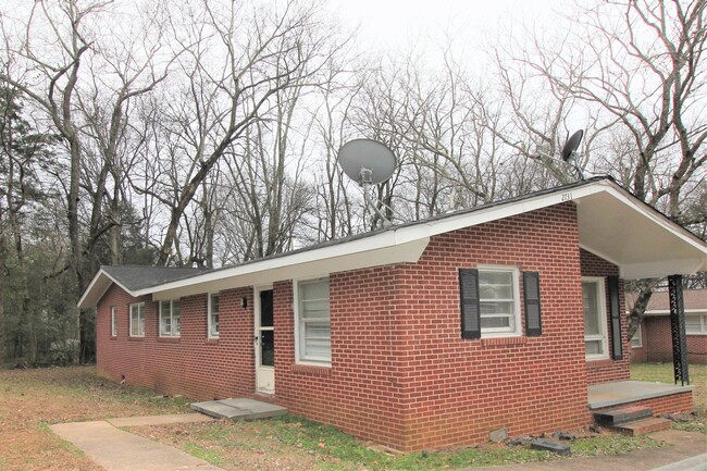 2731 Clayton Dr NW in Huntsville, AL - Building Photo - Building Photo