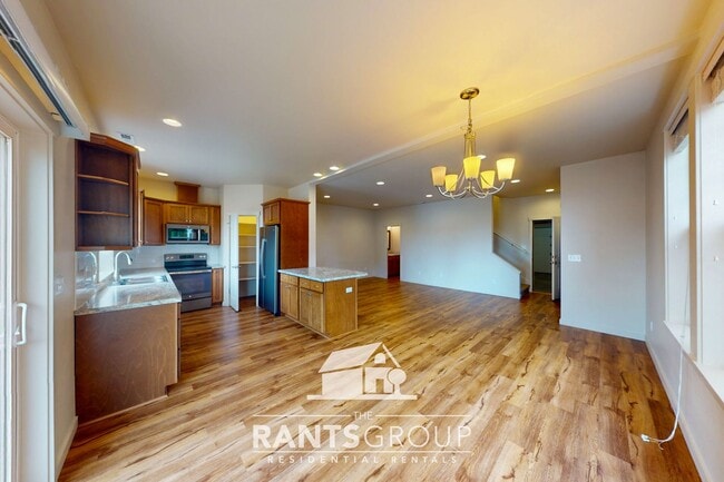 property at 607 S 3rd Ave SW