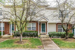 804 Wabarto Way in Nicholasville, KY - Building Photo
