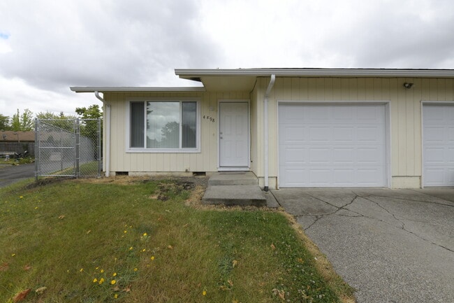 property at 4898 Chinook Ct SE