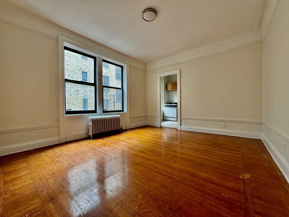 138 Haven Ave in New York, NY - Building Photo