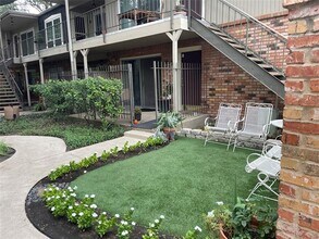 5311 Fleetwood Oaks Ave in Dallas, TX - Building Photo - Building Photo