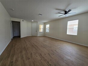 6889 Lake Eaglebrooke Dr in Lakeland, FL - Building Photo - Building Photo