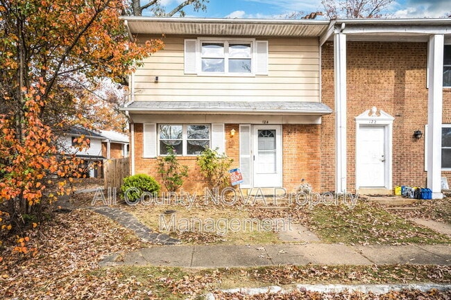 property at 124 Manor Ln