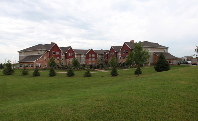 Saint Therese at Oxbow Lake in Brooklyn Park, MN - Building Photo - Building Photo