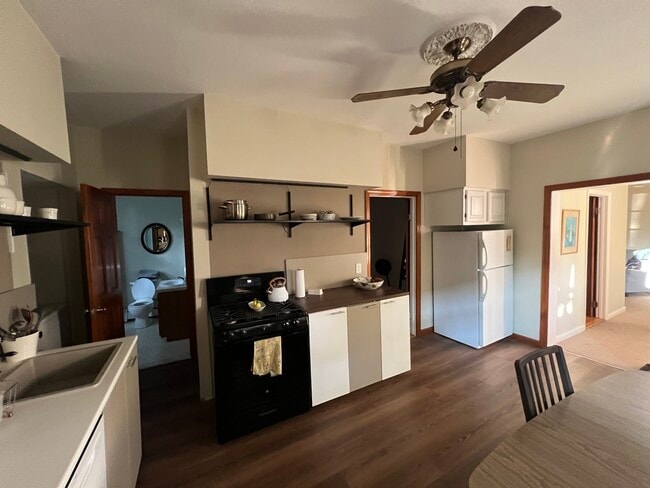 151 1/2 Bradley St, Unit 1st Floor in New Haven, CT - Building Photo - Building Photo