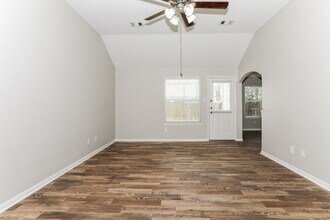17189 Glen Oaks Dr in Conroe, TX - Building Photo - Building Photo
