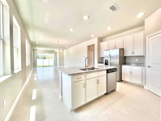 9359 Highland Hls Dr in Hudson, FL - Building Photo - Building Photo