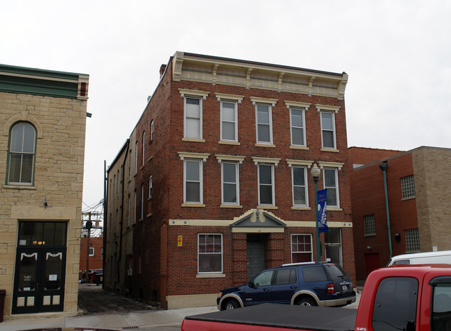 110 E 10th St in Lockport, IL - Foto de edificio - Building Photo