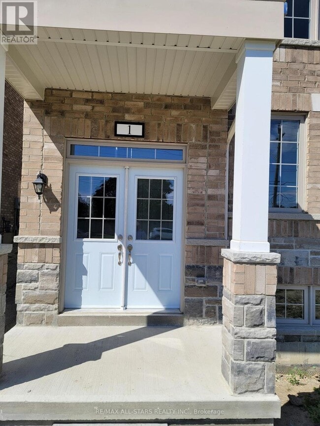 1 Royal Collection Wy in Whitby, ON - Building Photo - Building Photo