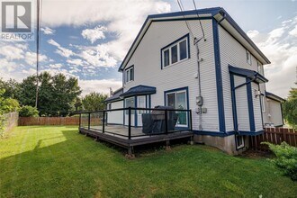 33 Mountbatten Dr in St John's, NL - Building Photo - Building Photo