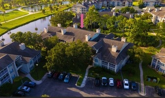 800 Ironwood Dr in Palm Valley, FL - Building Photo