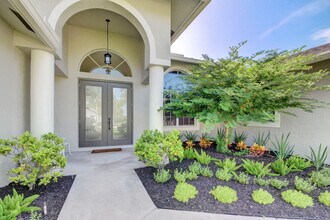 13805 Folkestone Cir in Wellington, FL - Building Photo - Building Photo