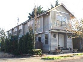 11929 SE Pine St in Portland, OR - Building Photo