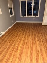 43 2nd St in Ronkonkoma, NY - Building Photo