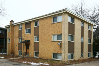 1489 Meyer St in Elgin, IL - Building Photo - Building Photo