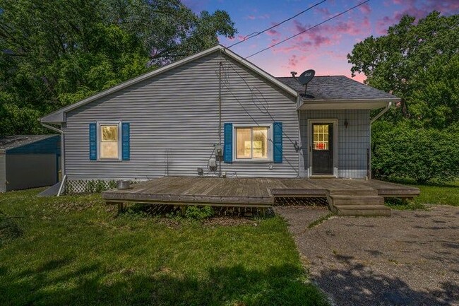 property at 3039 Devonshire St