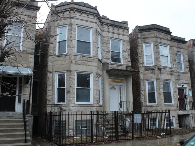 property at 6624 S Rhodes Ave